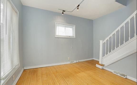 3rd image of 2068 N Campbell Ave APT Ch