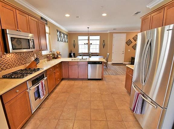 3rd image of 7916 Spanish Oak Cir