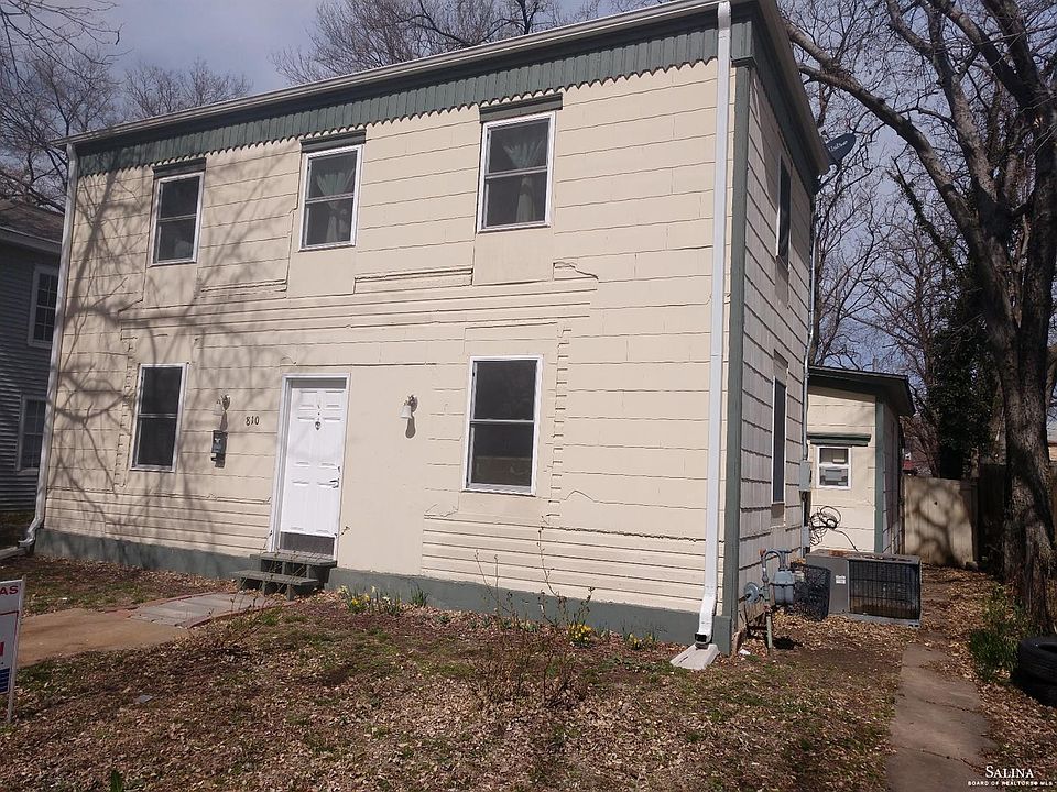 1st image of 810 University Pl