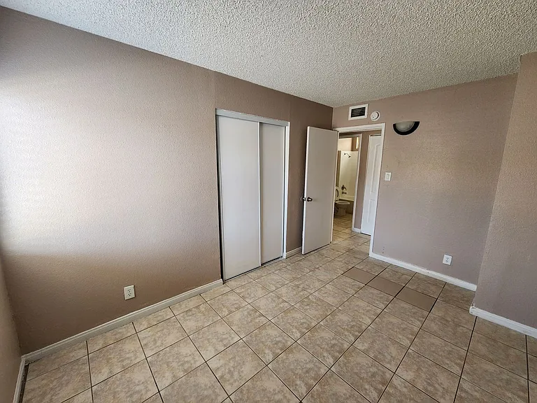1705 Breckenwood Ct #1 — Photo 7
