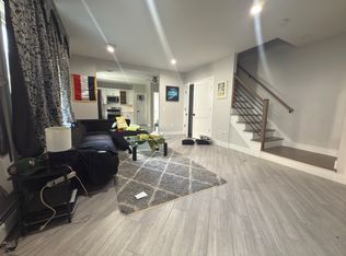 572 Sketch Pl #1, Ridgefield, NJ 07657