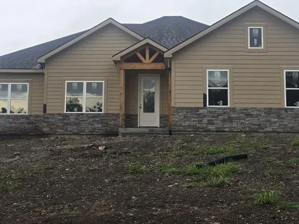 803 Kellogg St, Pleasant Hill, MO 64080