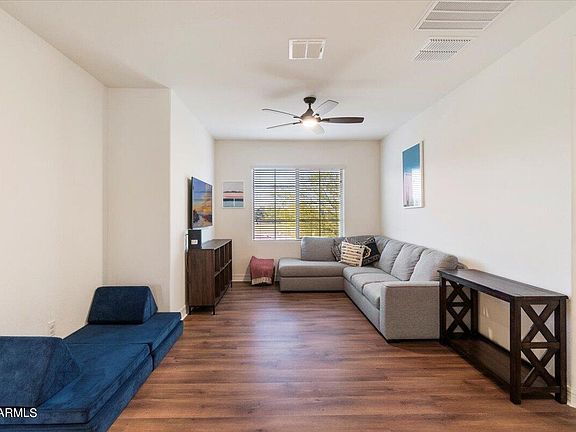 5th image of 202 E Brinley Drive