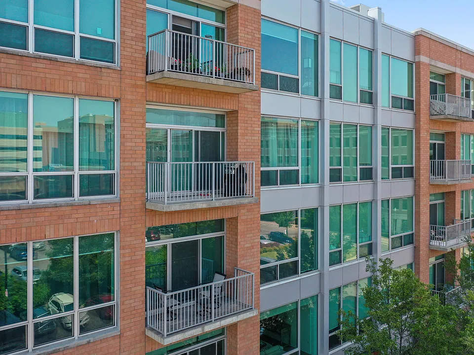 3670 Woodward Ave #413