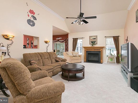 5th image of 1850 Fernwood Dr