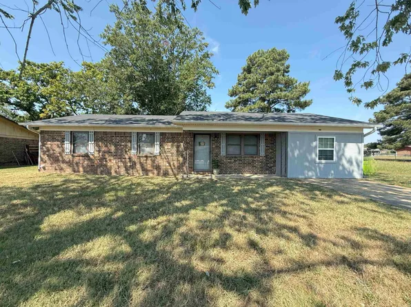 1218 Fairview St, Lonoke, AR 72086