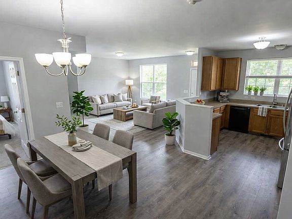 3rd image of 1008 Charlton Ln