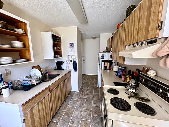 3rd image of 240 Turner St #7