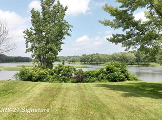 5848 N Lake Dr, Sanford, MI 48657