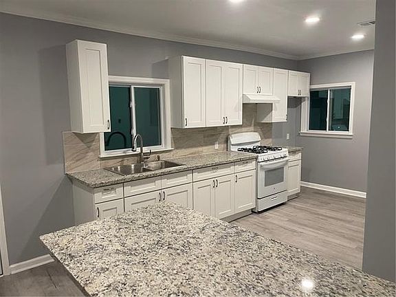 2nd image of 3818 Charles St
