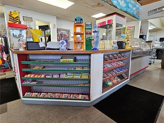 3rd image of 10204 Roosevelt Hwy