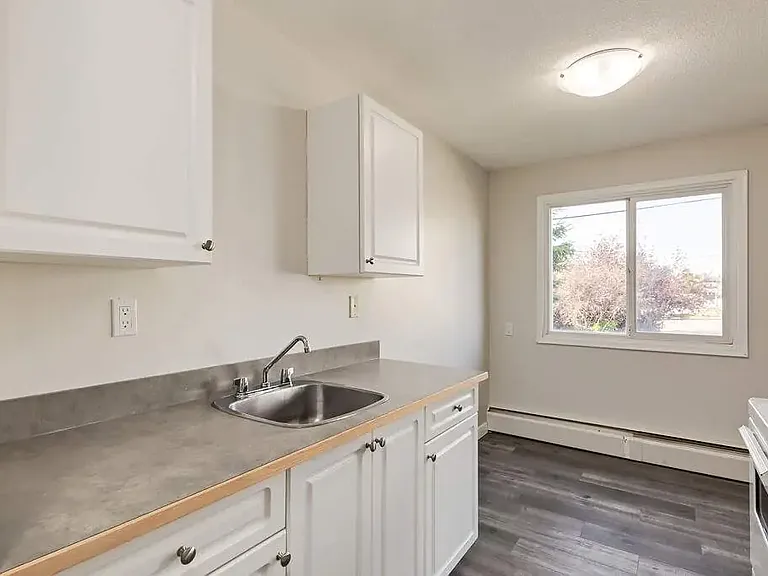 3901 50a Ave #9 — Photo 11