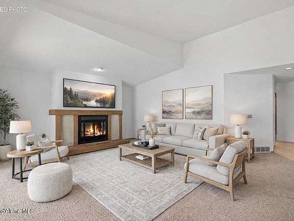 5th image of 204 E 1st Ave APT 13