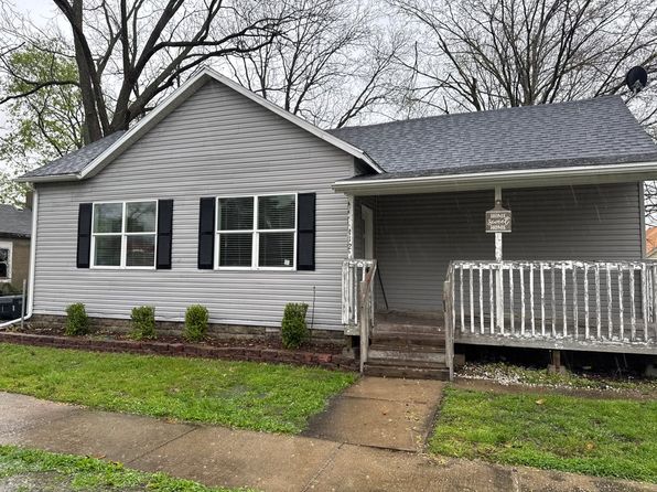112 Dewolf St, Odin, IL 62870
