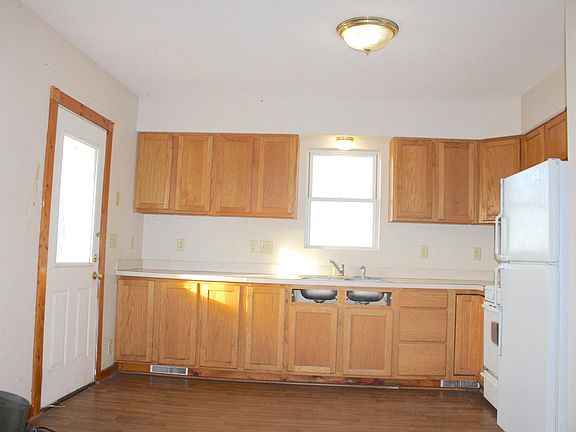 3rd image of 10142 225th St