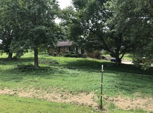 240 S Palmers Chapel Rd, Cottontown, TN 37048