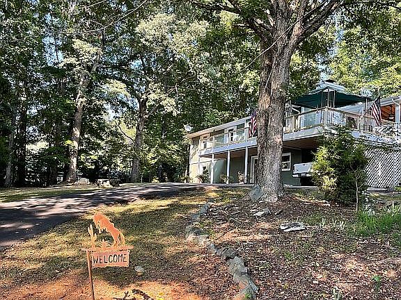 3rd image of 792 Highland Lake Rd