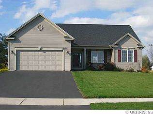 220 Barclay Ct, Greece, NY 14612