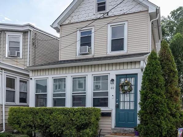 40 Champion Rd, Gloucester City, NJ 08030