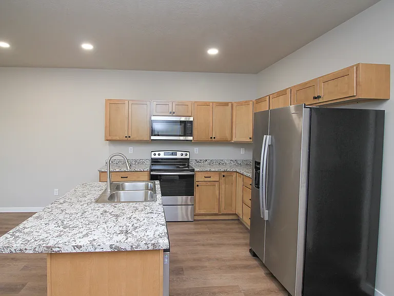 River Park Townhomes — Photo 14