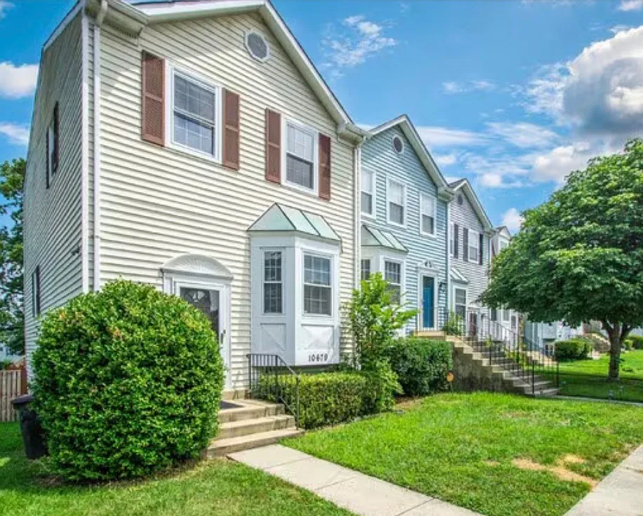 Unit Photo - 10679 Campus Way S #1