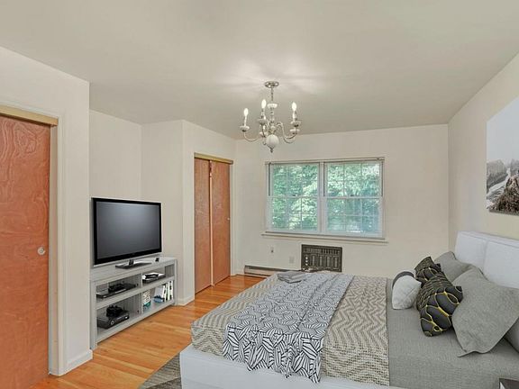 4th image of 14B Lakeside Dr #B