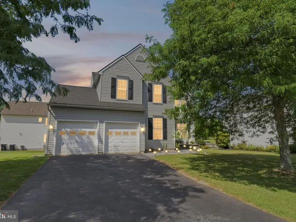 21 N Danbury Cir, Coatesville, PA 19320