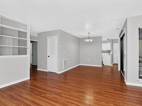 3rd image of 4804C Spring Lake Dr