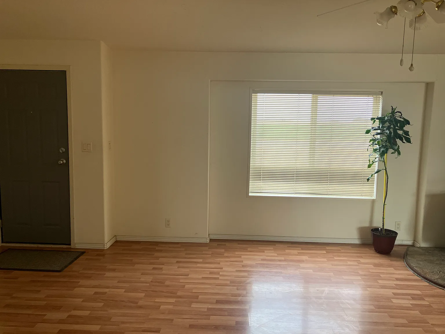 3 bed, 1456 sqft, $1,650 — Photo 2
