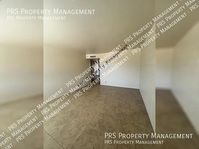 5233 E University Dr #B — Photo 7