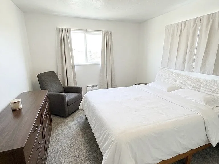 364 S 500 E — Photo 3
