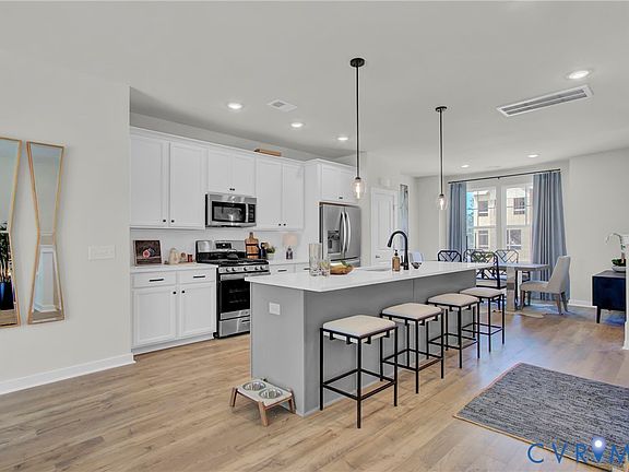 5th image of 504 Sybil St