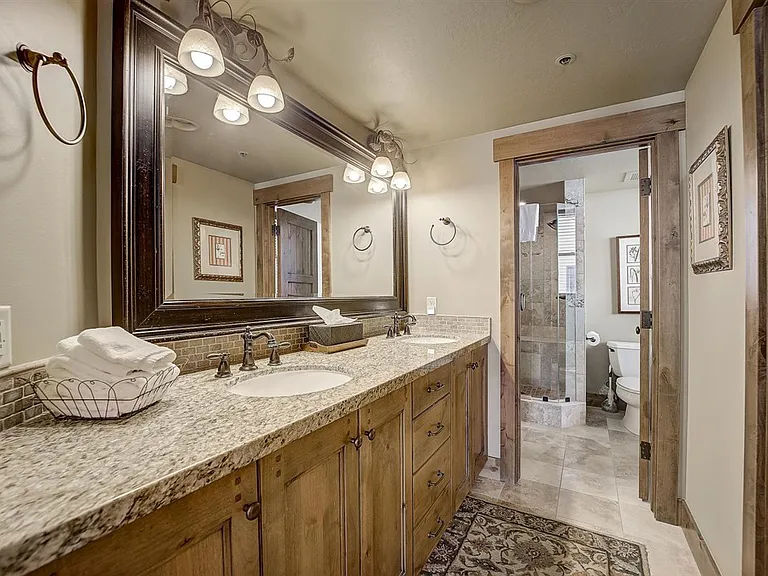 7580 Royal St E #21 — Photo 12