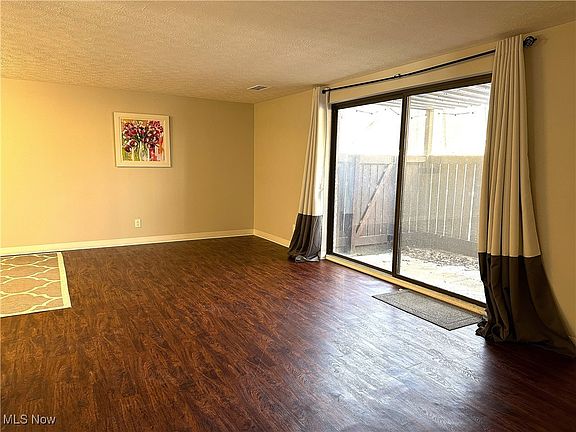 3rd image of 6895 Carriage Hill Dr #74