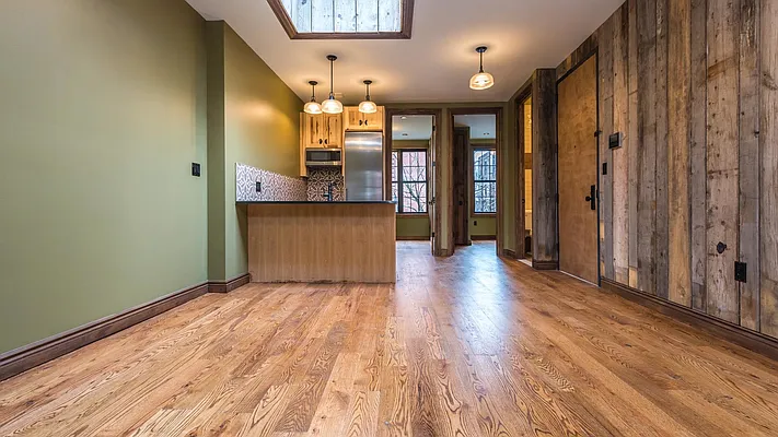 Rented by Nooklyn NYC LLC | media 13