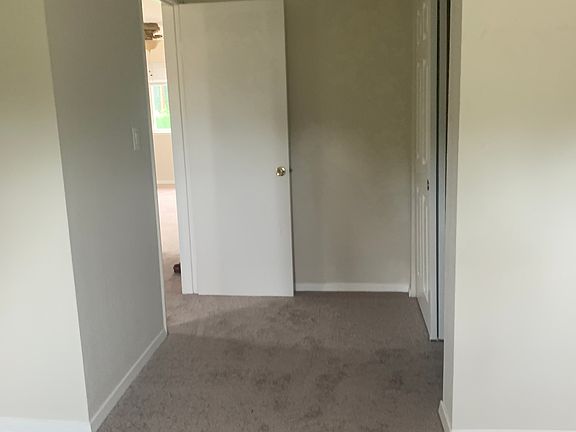 4th image of 381 Rose Ave #1