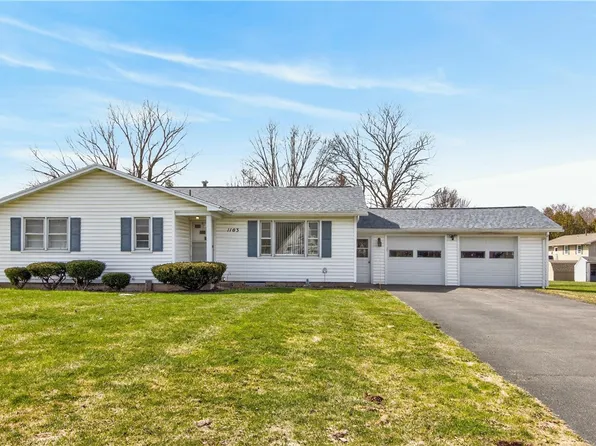 1103 Five Mile Line Rd, Webster, NY 14580