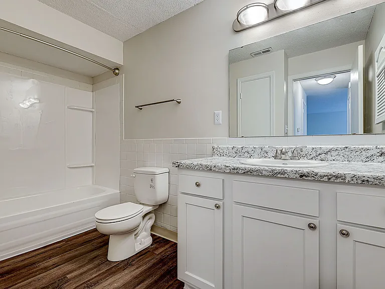 Stonehedge Apartments — Photo 32