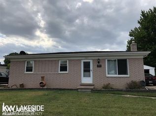 32625 Beaconsfield St, Roseville, MI 48066