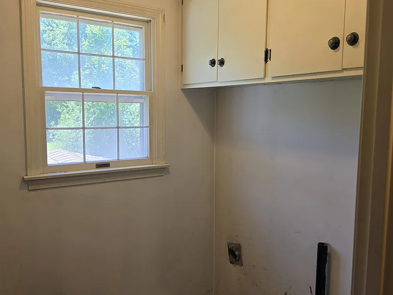 51 Eastern Ave — Photo 32
