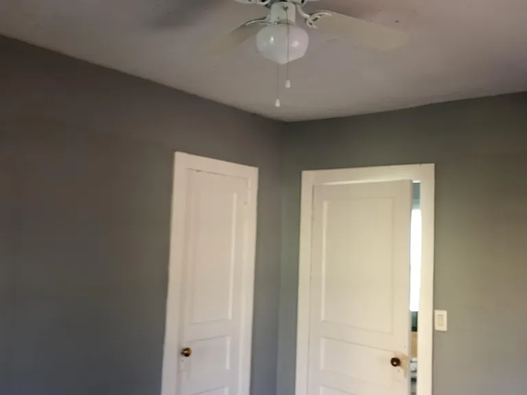 210 Eisenhower St — Photo 8