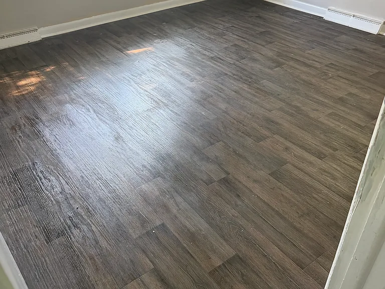 3020 Kenwood Ave — Photo 2