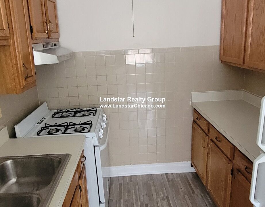 1st image of 5040 N Lincoln Ave APT 3B