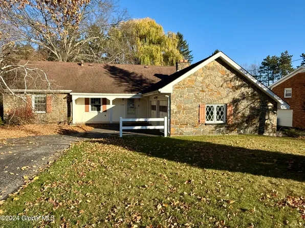 1018 Tomahawk Trail, Glenville, NY 12302