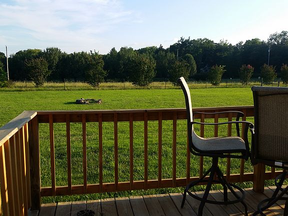 3rd image of 106 Broomsage Cir