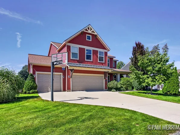 16907 Arbor Way Dr, Nunica, MI 49448
