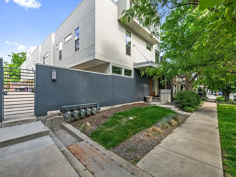 3139 Vallejo St — Photo 2