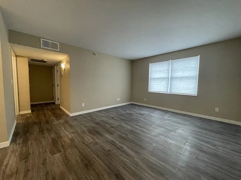 511 Cavalier Dr — Photo 28