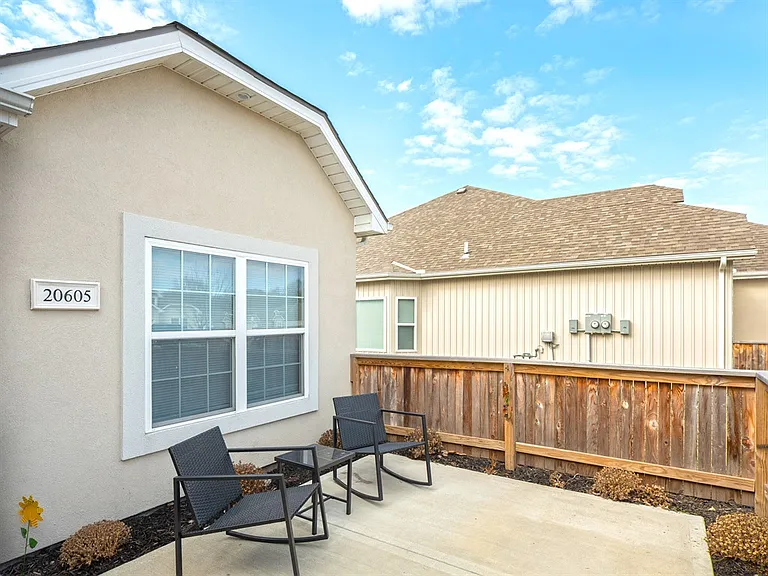 Peregrine Valley Duplexes — Photo 11