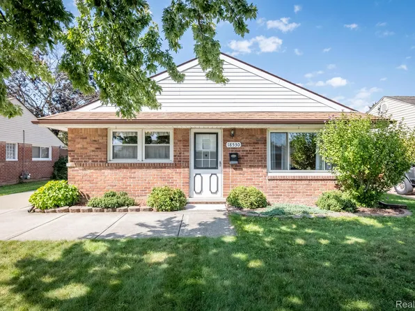 18530 Marsha St, Riverview, MI 48193